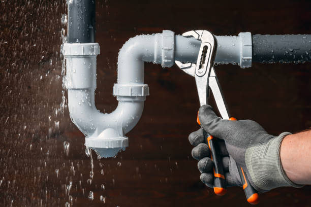 Professional Leak Detection technician working in Rockford, IL